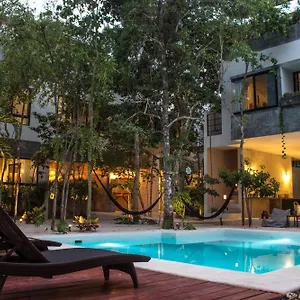 Nomad Humans Coliving Tulum